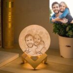 LunaGlow™ – Personalisierte 3D-Mondlampe mit Gravur & Foto - Image 5