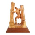 Handgeschnitzte Skulptur „Samson zerstört die Säulen“ – - Image 3