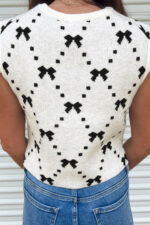 White Bow Pattern Buttoned Side Cropped Sweater Vest - Image 3