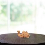 Handgeschnitztes Kamel aus Olivenholz – Kunstvolle Krippenfigur aus - Image 9