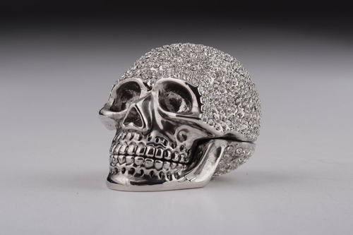 DSC_8280.jpg Silver Decorated Skull - Image 1