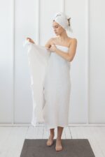 Set of linen waffle robes with towels - Image 23