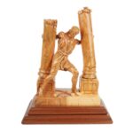 Handgeschnitzte Skulptur „Samson zerstört die Säulen“ –