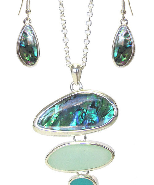 SEA GLASS AND ABALONE PENDANT NECKLACE SET
